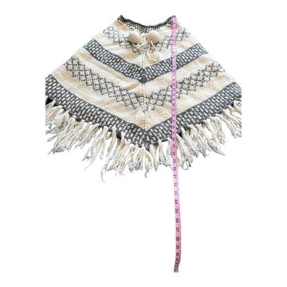 World Market Wool Hand Crafted Nepal Nepalese Knit Ivory Gray Icelandic Poncho - Picture 8 of 8